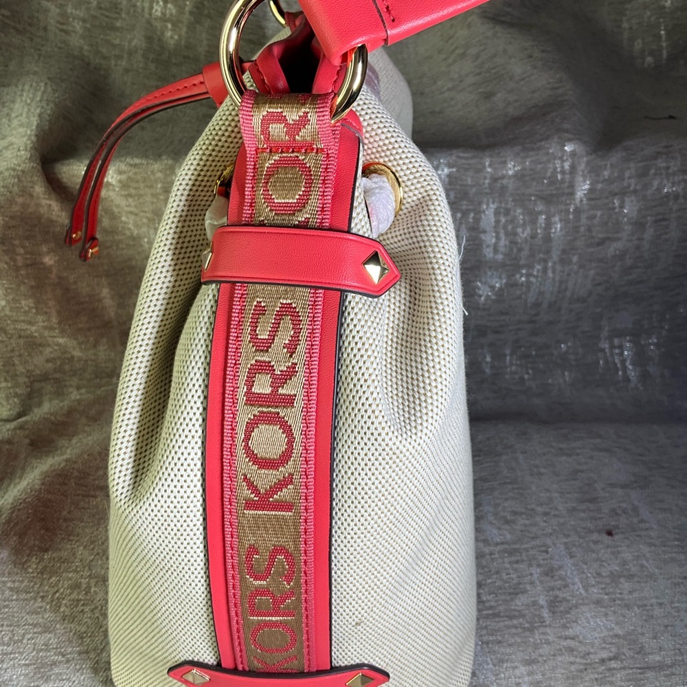Michael Kors Red and Cream Shoulder Bag - Picture 2 of 10